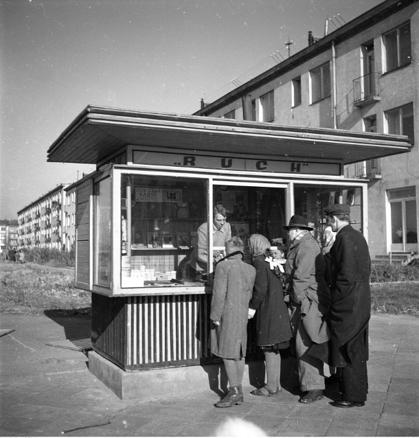 Wołoska, Dąbrowskiego, kiosk, 1956 Wołoska, Dąbrowskiego, kiosk, 1956