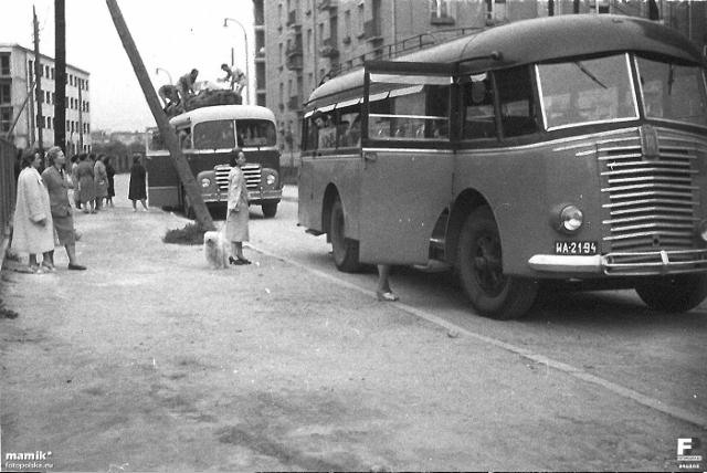 ul. Bytnara d. Warskiego ok. 196? ul. Bytnara d. Warskiego ok. 196?
