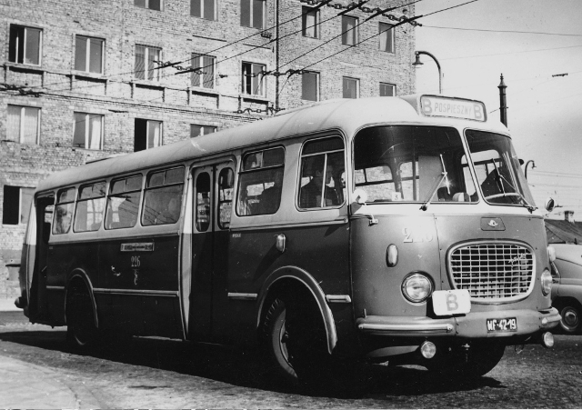 Chełmska róg Czerniakowskiej, autobus B - 1963 Chełmska róg Czerniakowskiej, autobus B - 1963