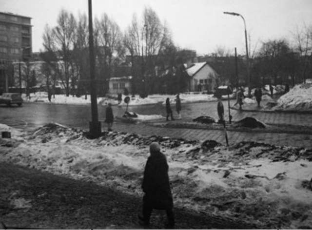 Al. Niepodległości, 196?