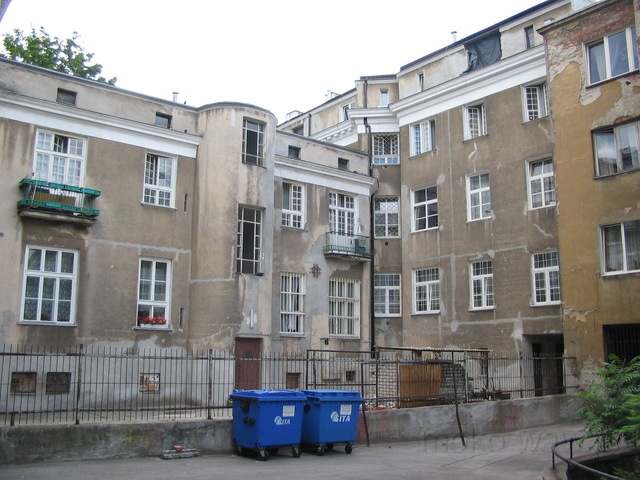 Puławska 41 od podwórza Puławska 41 od podwórza