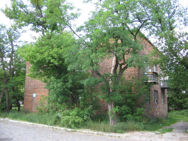 Wołodyjowskiego 86, 2005