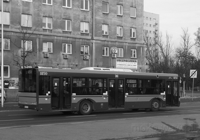 Chełmska róg Czerniakowskiej, autobus 141 - 2017 Chełmska róg Czerniakowskiej, autobus 141 - 2017