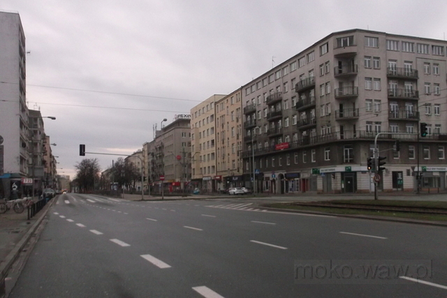 Widok od Puławskiej 15 w kierunku Puławskiej 10, 2018 Widok od Puławskiej 15 w kierunku Puławskiej 10, 2018