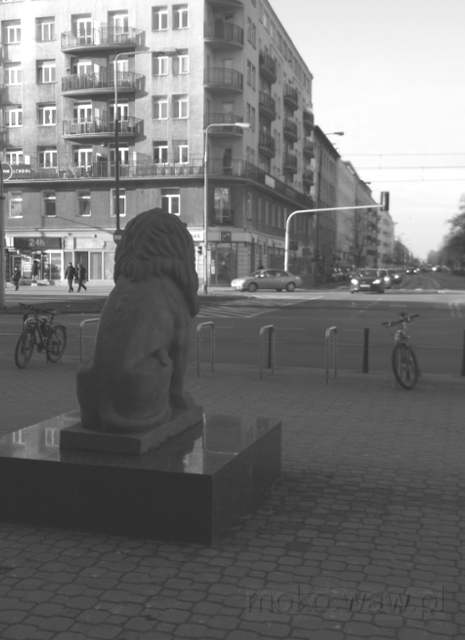 Lew przed d. kinem Moskwa, 2018 Lew przed d. kinem Moskwa, 2018