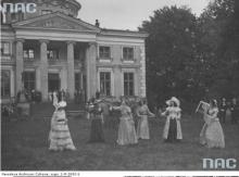 Przyjęcie w Królikarni, 1936