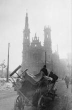 Pl. Zbawiciela, 1945 Pl. Zbawiciela, 1945
